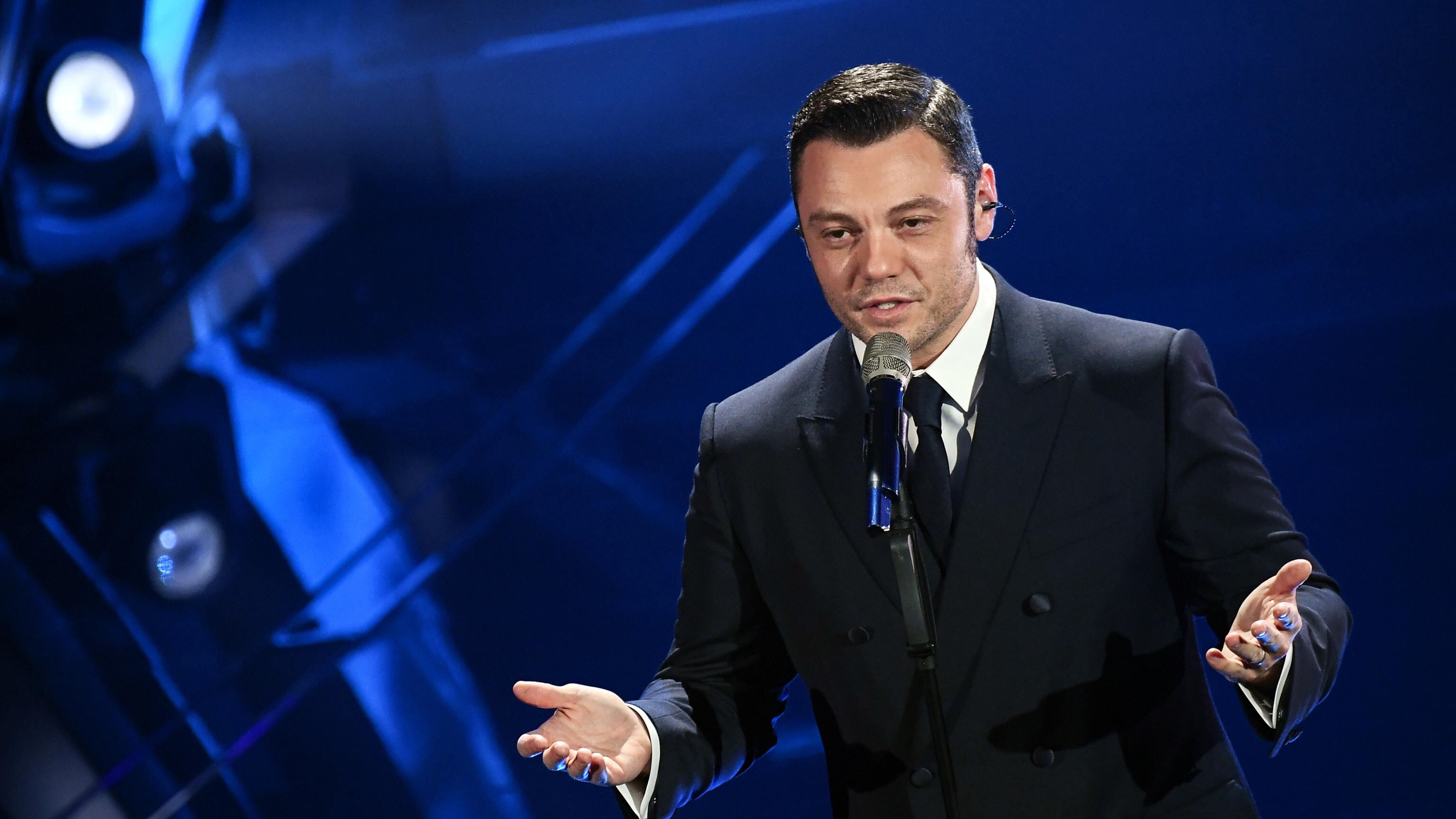 "Forse non sono all’altezza delle vecchie aspettative". Lo sfogo di Tiziano Ferro su Instagram