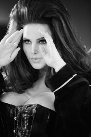 Il calendario Pirelli, da Candice Huffine ad Adriana Lima 9