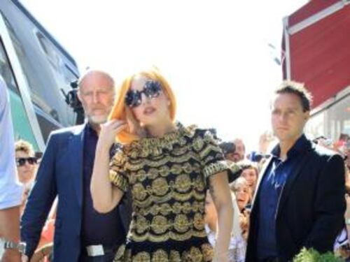 Lady Gaga a Bucarest, senza slip