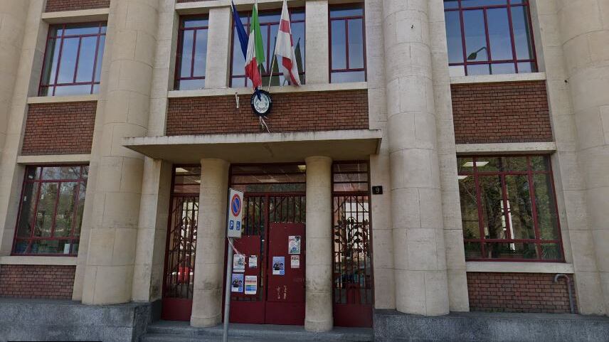 Dramma a scuola: bambino precipita nella tromba delle scale