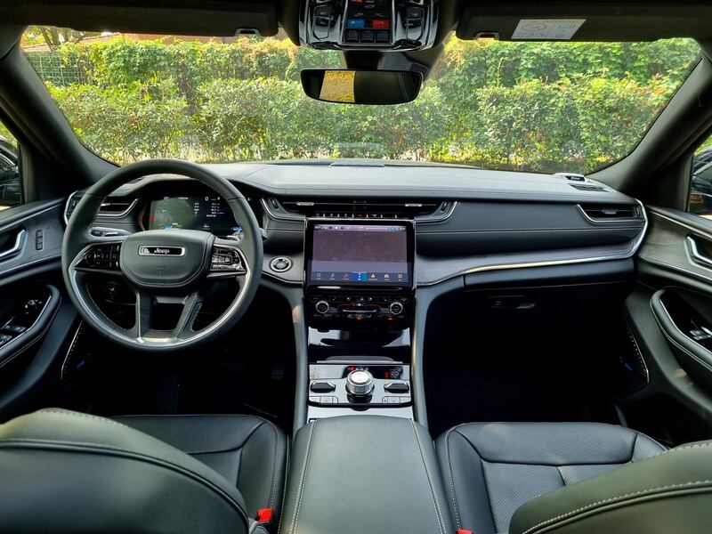 Jeep Grand Cherokee 4xe, guarda la gallery del nuovo SUV Premium 16