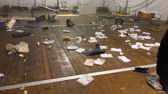 La distruzione a Conetta dopo la guerriglia: "Ora qui regna la paura"