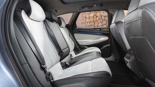 Nuova Volkswagen ID.7 Tourer,  guarda tutte le foto 12
