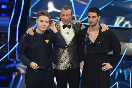 Sanremo 2024: ecco il look della terza serata del Festival di Maninni 1