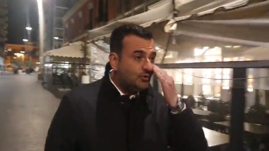 Decaro in lacrime: "Bari deserta, ma insieme ce la faremo"