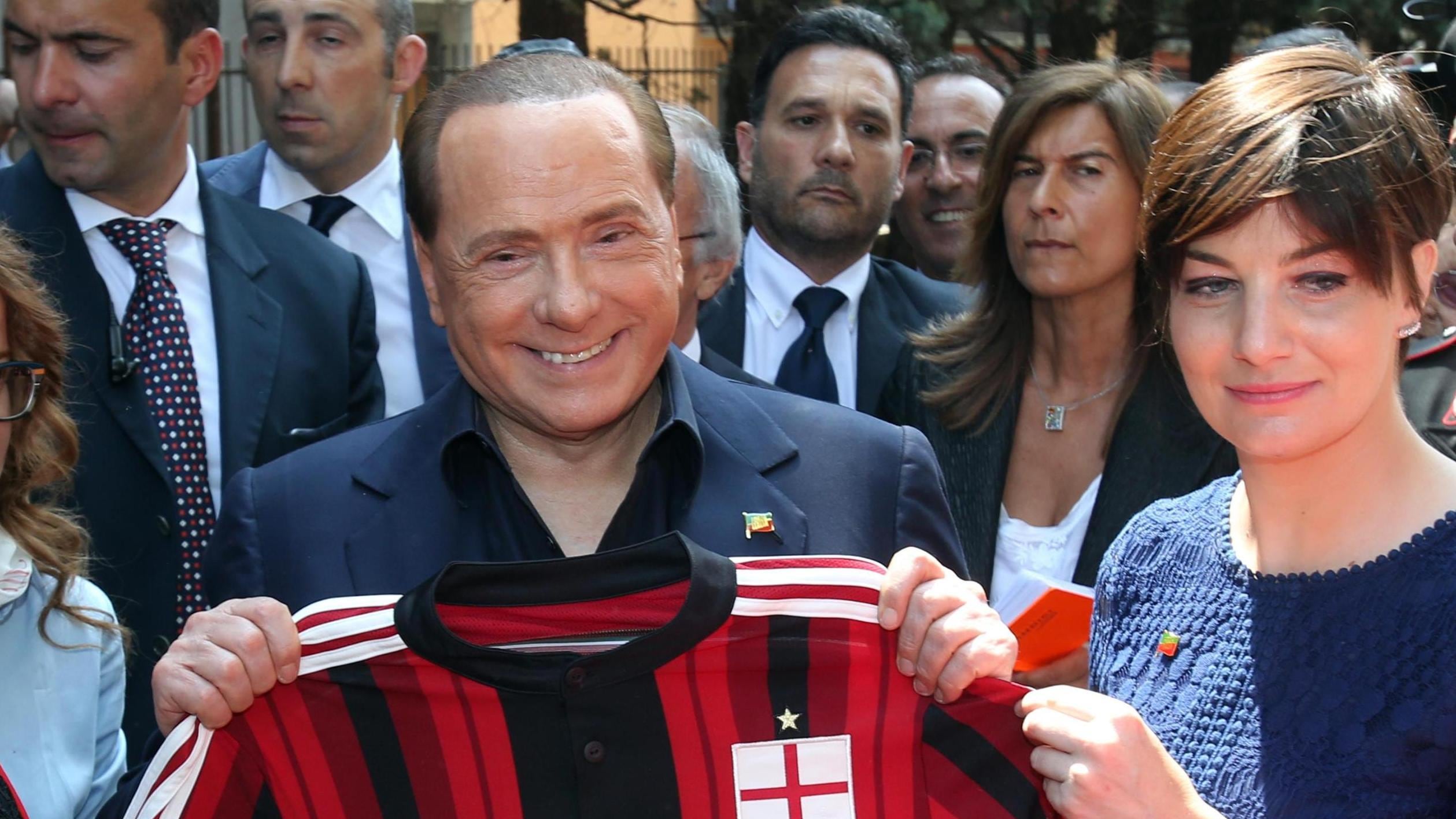 Berlusconi attacca Renzi: "Questo governo sa solo aumentare ancora le tasse"