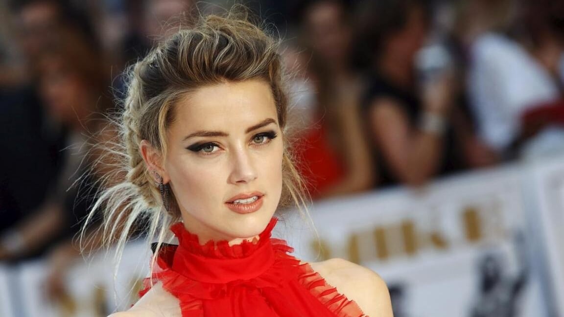 Amber Heard contesta le linee guida di Instagram e mostra i capezzoli di Jason Momoa