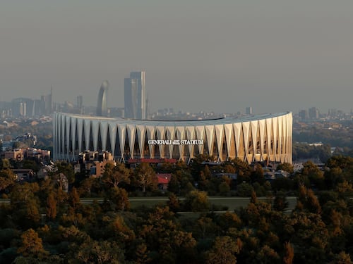 Lo stadio divide tifosi e politica