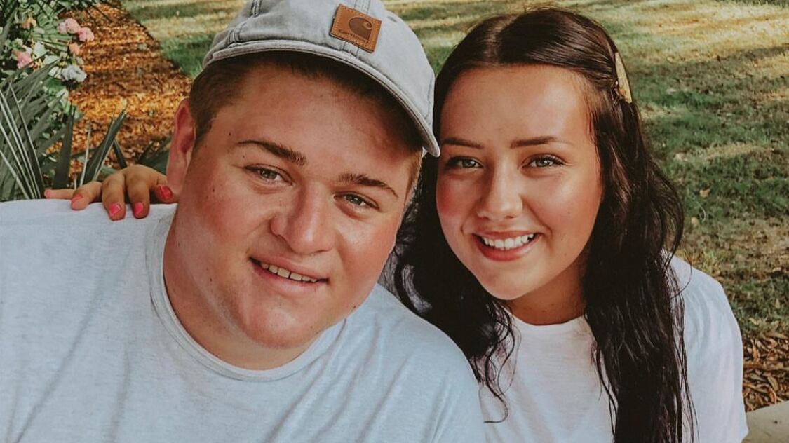 Si schiantano durante un sorpasso: morta l'influencer Chloe Scott