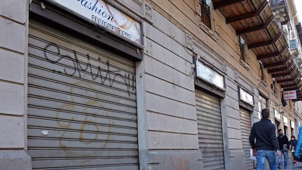 I negozi tradizionali chiudono, quelli stranieri cambiano di continuo