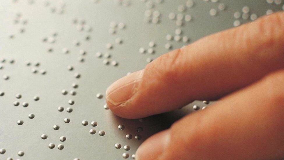 Potenza, cieco condannato senza poter leggere gli atti del processo