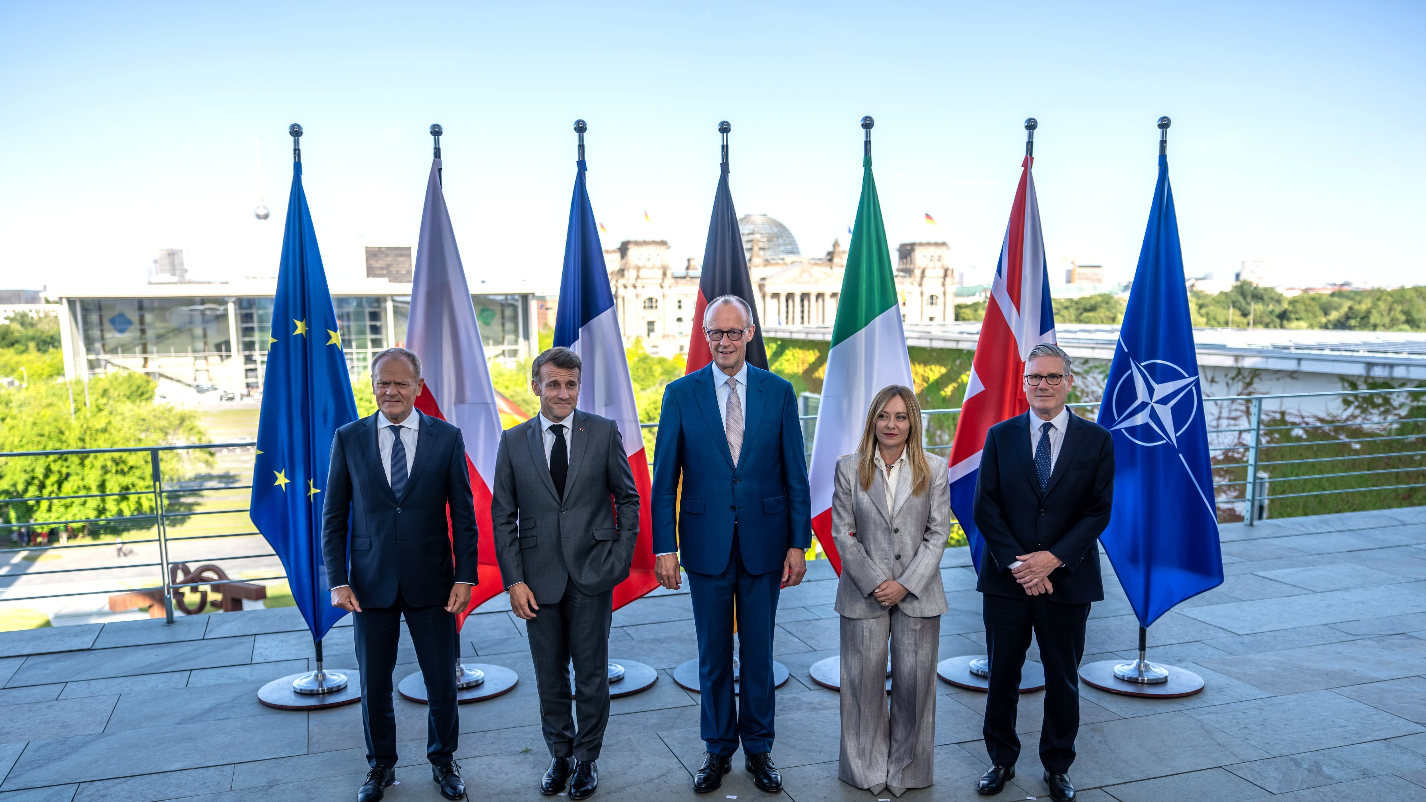 "Jet Usa da Roma contro l'Iran". Rutte, la fake e il vertice con Trump