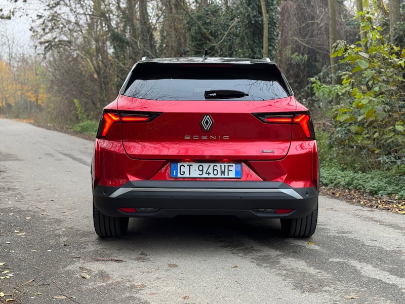 Renault Scenic E-Tech: guarda la gallery del crossover elettrico per viaggiare 5