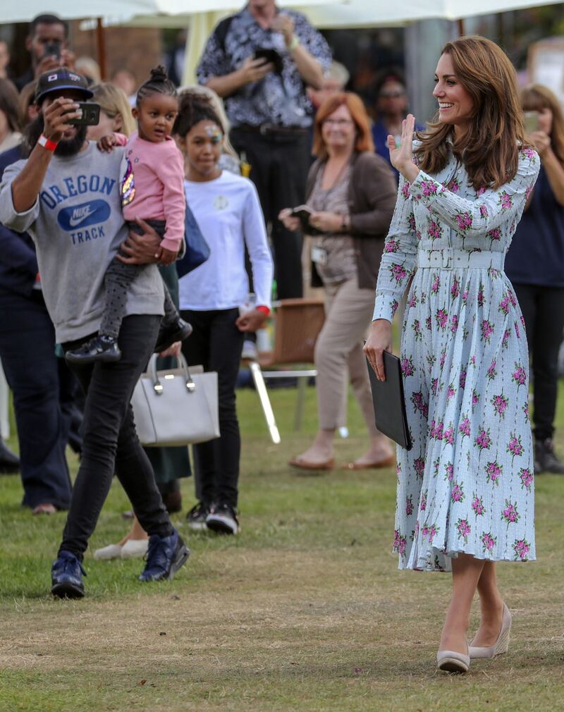Kate Middleton circondata dai bimbi: foto 4