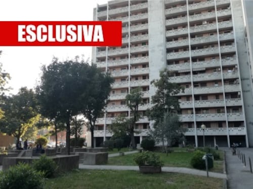 Ascensori rotti, la beffa di Sala ai disabili: "Sali a piedi con noi"