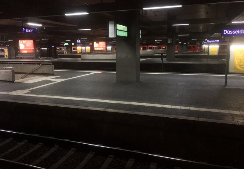 Dusseldorf, attacco con l'ascia in stazione 5