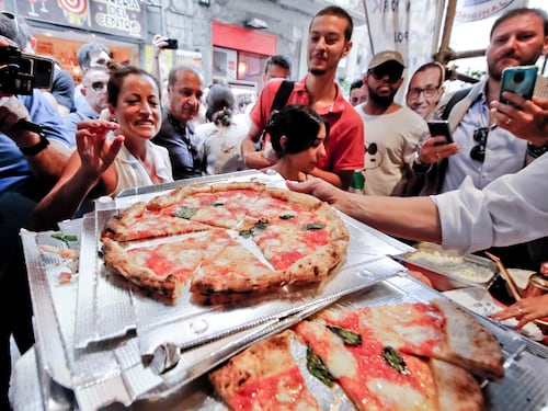 "Crescita record". La pizza unisce sempre più l'Italia: i dati