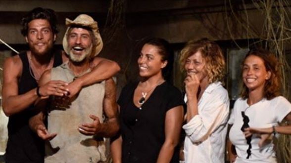 Isola dei Famosi, Simone volta le spalle a Malena e la manda in nomination