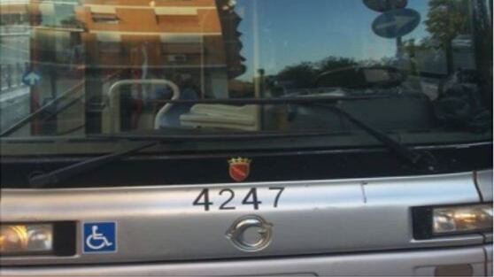 Roma, l'autista anti-vax e la scritta choc sul bus Atac: "Vaccinati sto c..."