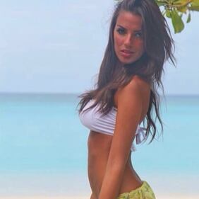 Alessia Reato, servizio in spiaggia 2