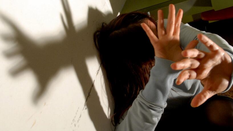 "Gli italiani sono infedeli". E il tunisino segrega moglie per sei anni