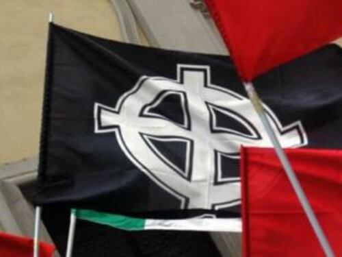 Anche Forza Nuova si fa la sua toga rossa