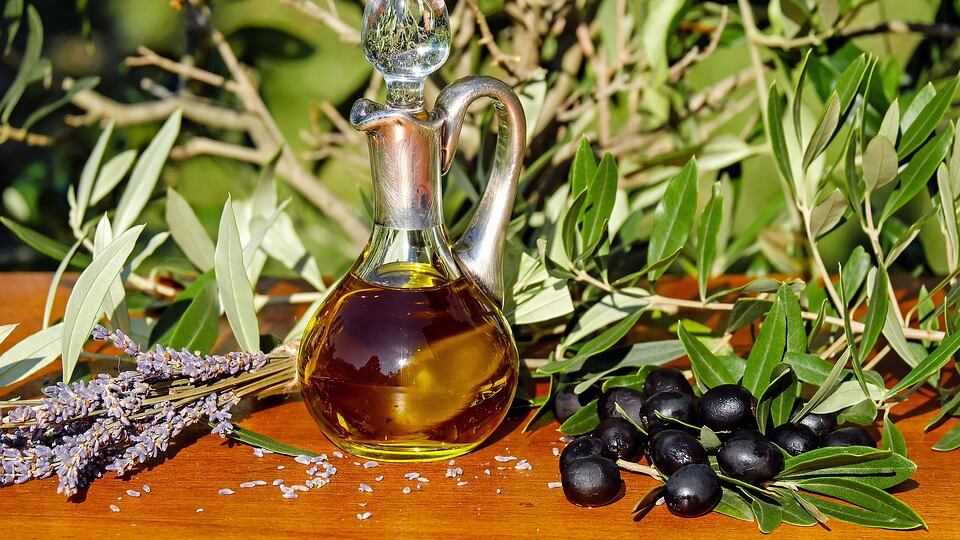 Olio extra-vergine di oliva vero salvavita per il cuore