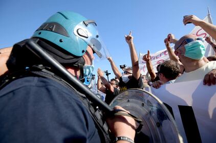 Matteo Salvini contestato a Mondragone, un ferito  19