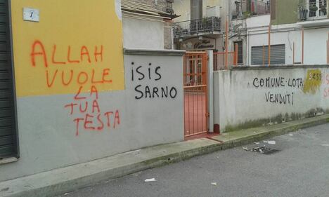 Ora l'Isis minaccia il Pd: "Allah vuole la tua testa"  6