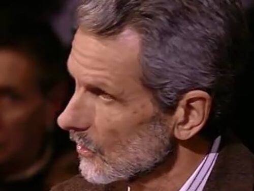 L'annuncio del medico No Vax: "Cerco bimbo per un esperimento"