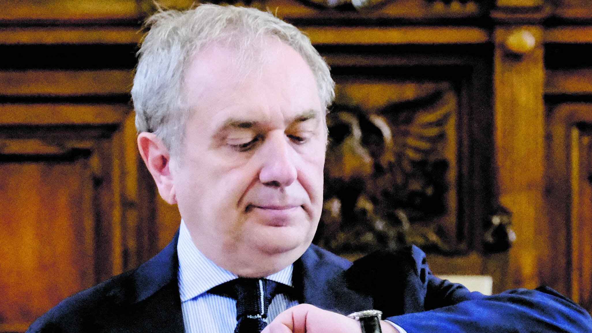 Toghe su un altro pianeta. Guerra aperta al governo