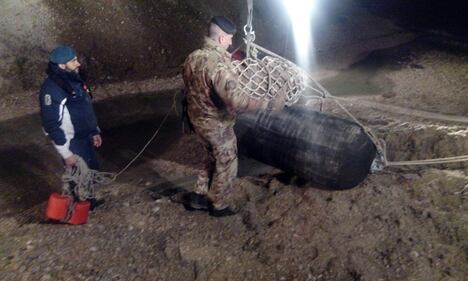 Fano, artificieri rimuovono una bomba d'aereo innescata 8