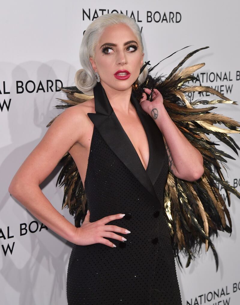 Lady Gaga sexy e chic sul red carpet: foto 3