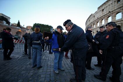 Roma blindata per la Via Crucis 5