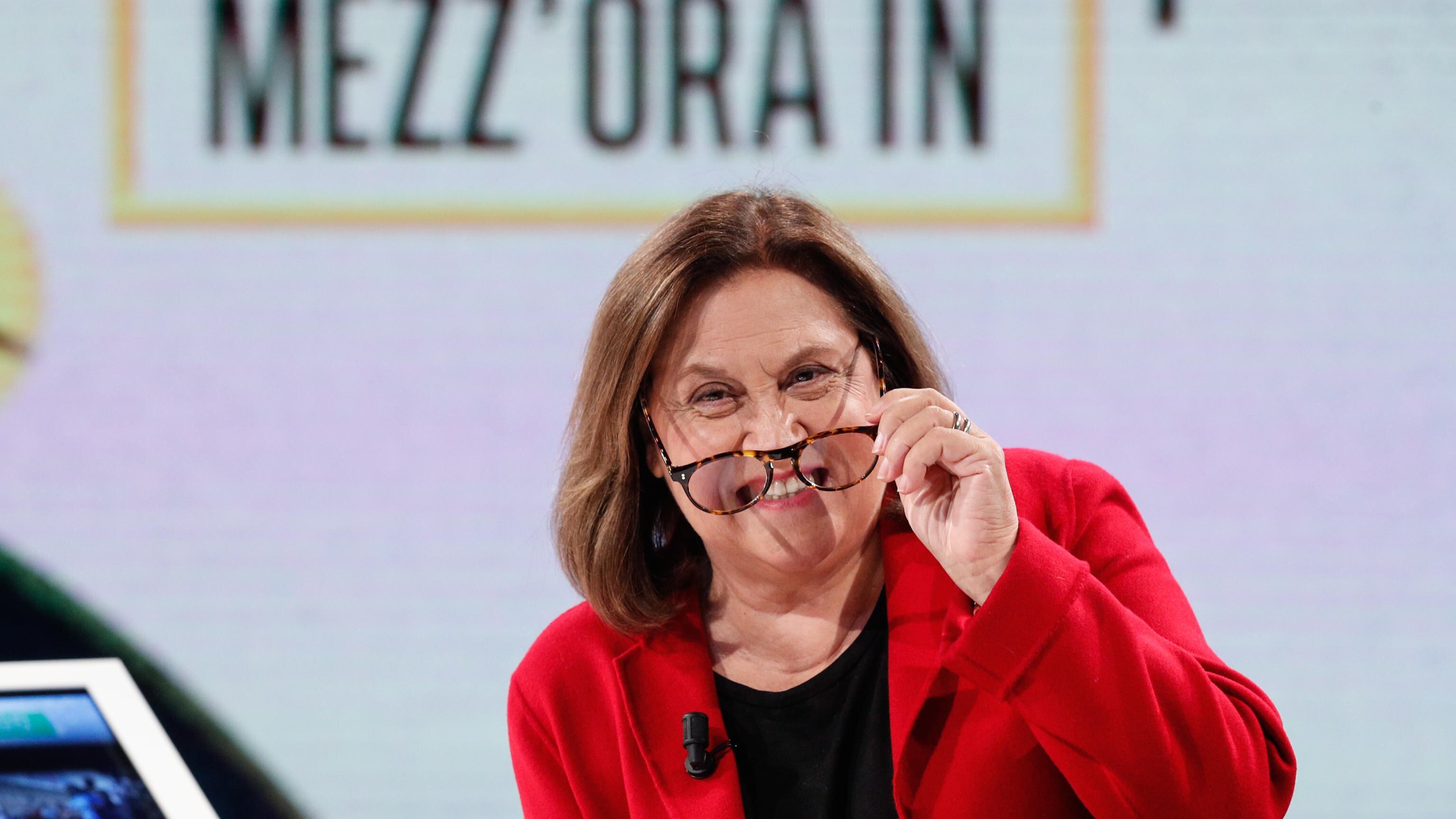 "Sia sospesa subito". Bufera sul programma della Annunziata