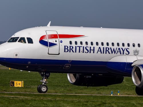 Sistemi antincendio fuori controllo sugli Airbus e motori spenti: la grave denuncia dei piloti inglesi
