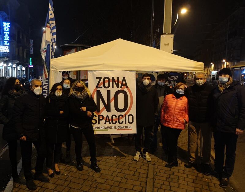 Furia dei migranti contro l'eponente FdI anti-spaccio 6