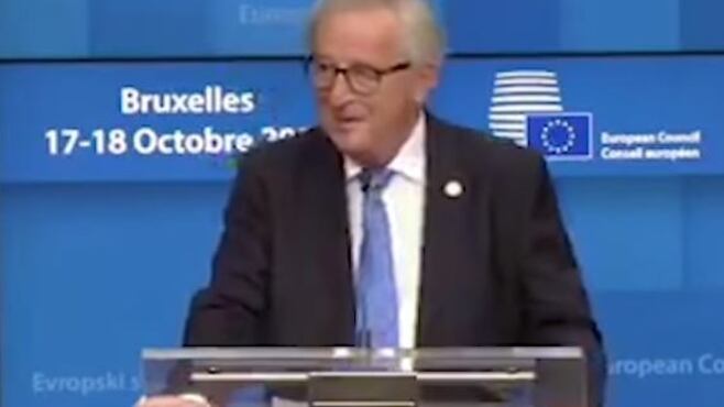 Da Juncker nuova frecciatina a Salvini: "Sta meglio a Roma"