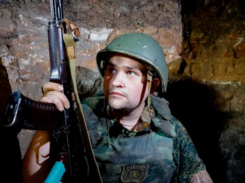 "Mosca allargherà il raggio di azione": si infiamma la guerra nel Donbass