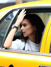 Emily Ratajkowski, topless e corpo nudo 26