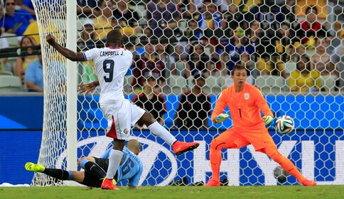 Joel Campbell segna il goal del pareggio per il Costa Rica