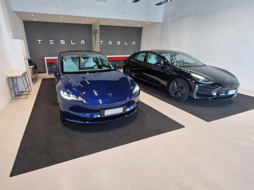Tesla Model 3 restyling, guarda tutte le foto