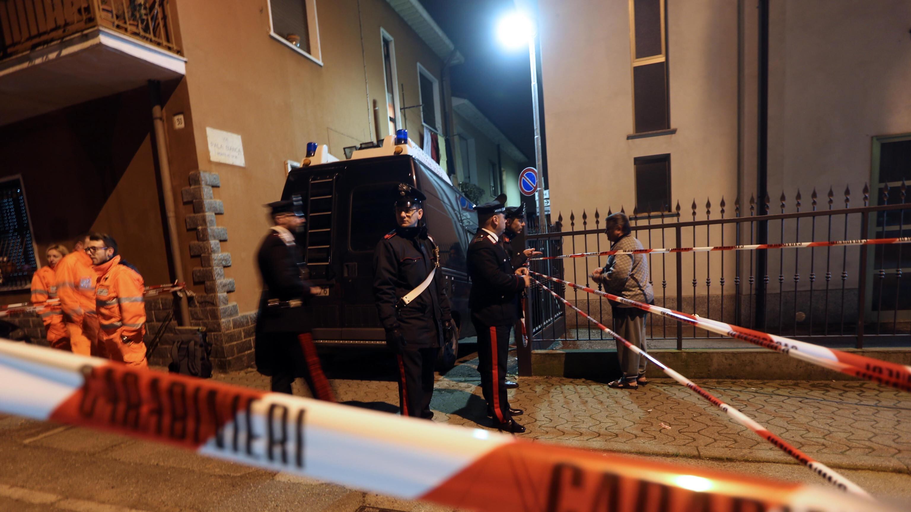 Brianza, uomo ucciso a coltellate in casa, fermate moglie e figlia