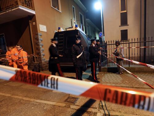 Brianza, uomo ucciso a coltellate in casa, fermate moglie e figlia