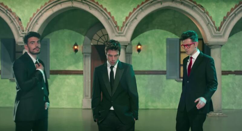 Fedez, il video di "Non c'è due senza trash" contro Barbara D'Urso 3