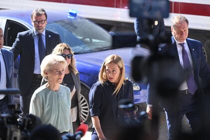 Giorgia Meloni e Ursula von der Leyen in visita a Lampedusa 3