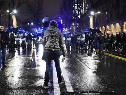 Torino, indagata la maestra. "Per antifascismo vale pena"