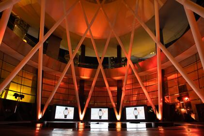 Dalle trincee all'architettura, il secolo puntuale dell'orologio Mido, che vede il futuro 1