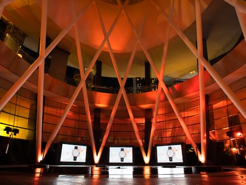 Dalle trincee all'architettura, il secolo puntuale dell'orologio Mido, che vede il futuro
