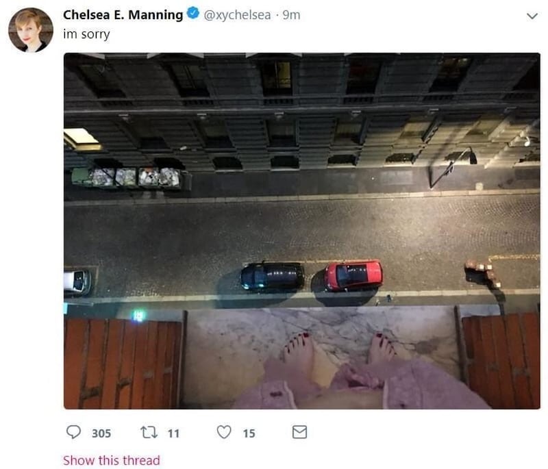 Chelsea Manning balcone